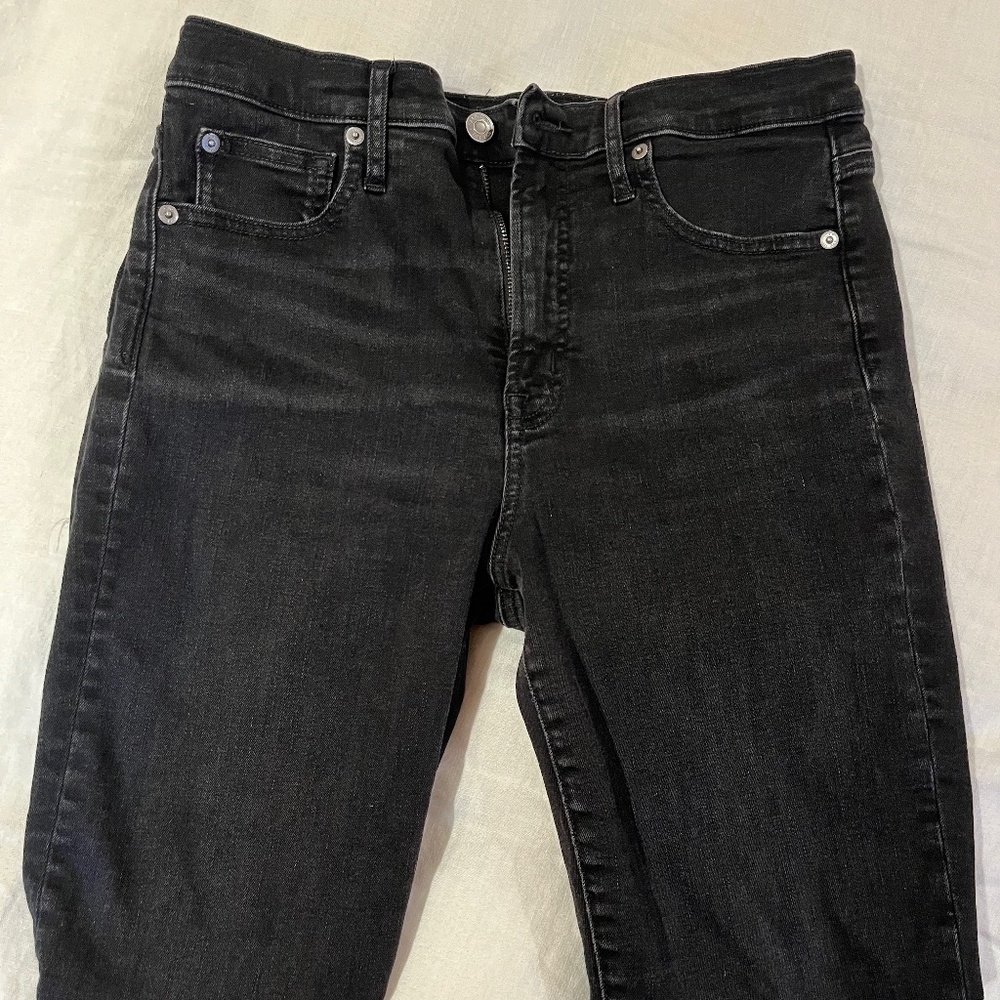 Gap true skinny black high rise jeans --> Single pair